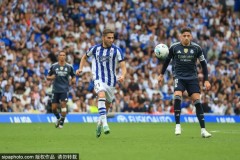 哈兰德训练中遭大巴车门撞伤，嘴唇缝三针紧急康复中